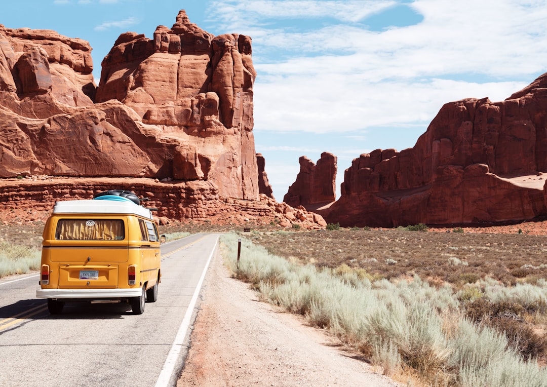 The Real Cost of a Week-Long Road Trip Across the USA: Gas, Food, and Lodging