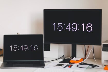8 Simple Swaps to Reduce Your Screen Time by 2 Hours Daily | QuickAdvisr