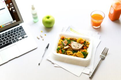 2. 5 Low-Calorie Lunch Ideas Under 250 Calories for Busy Workdays