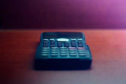 How to Calculate Customer Acquisition Cost: A Step-by-Step Guide With Real Industry Examples