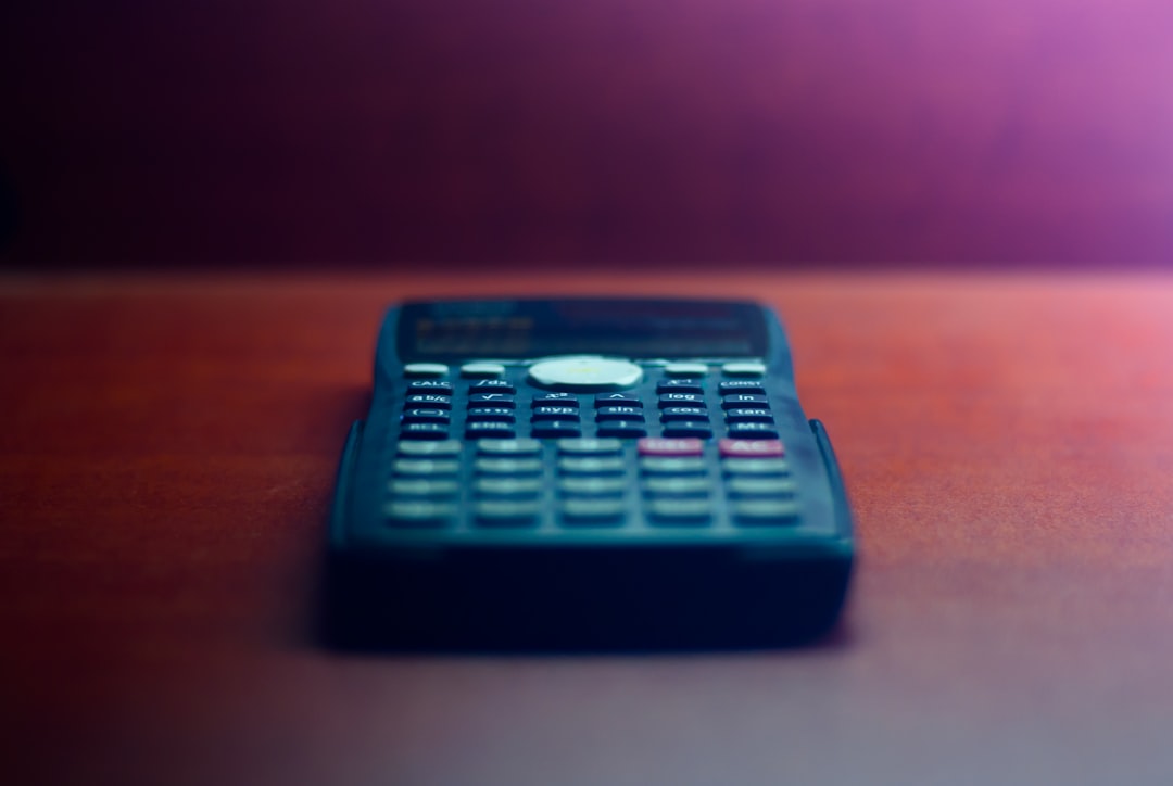 How to Calculate Customer Acquisition Cost: A Step-by-Step Guide With Real Industry Examples