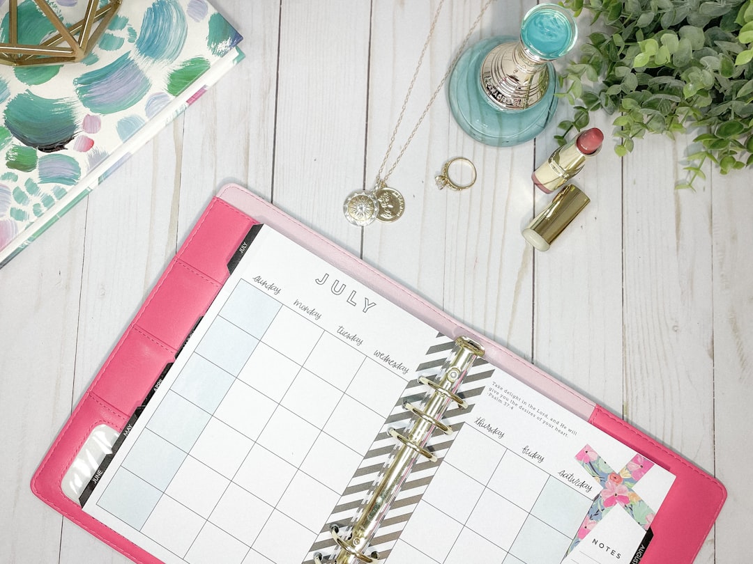 5 Easy Ways to Track and Reduce Your Monthly Spending - QuickAdvisr