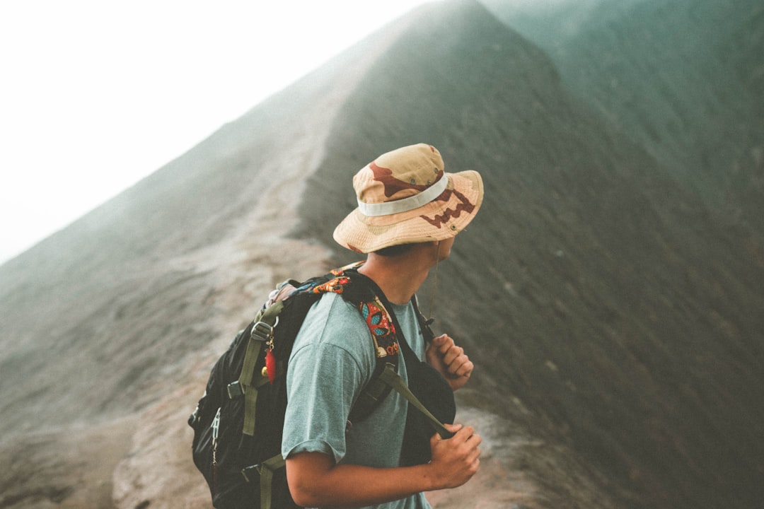 Top 7 Dos and Don’ts for First-Time Solo Travelers | QuickAdvisr