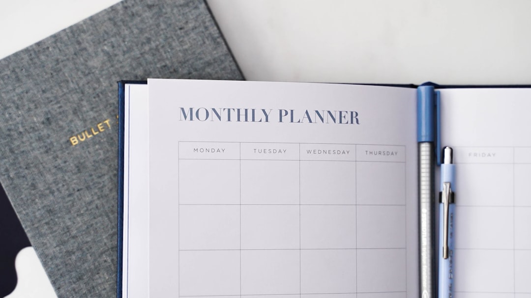 How to Create a Weekly Cleaning Schedule That Actually Works | QuickAdvisr