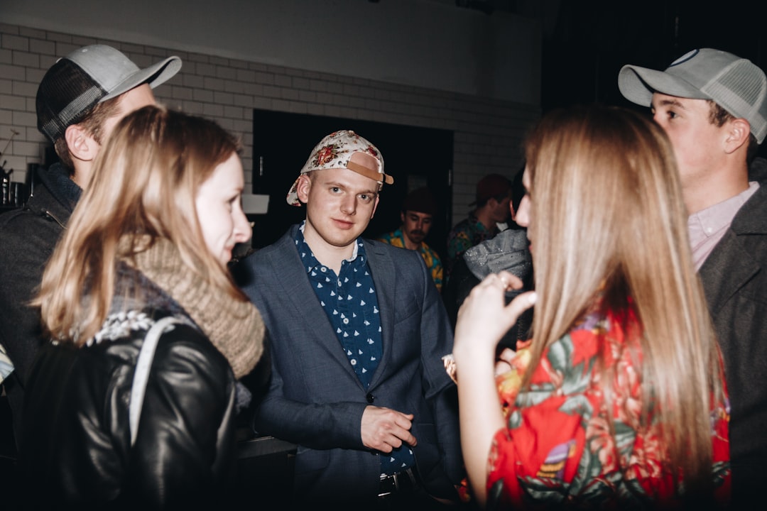 5 Dos and Don’ts of Meeting Your Favorite Celebrity in Person - QuickAdvisr